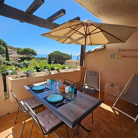 サント・マキシムStudio Bord De Mer Terrasse Vue Mer Piscineアパートメント エクステリア 写真